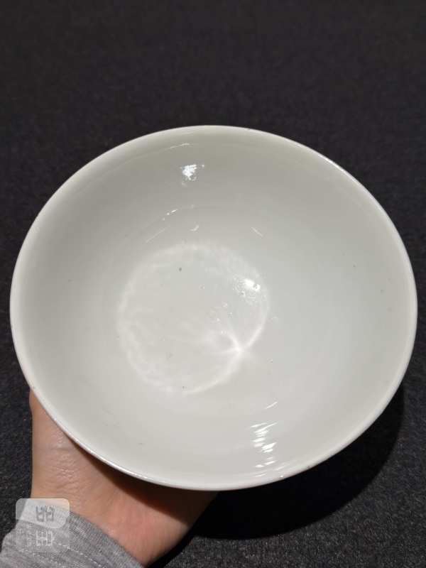 清同治 黄地粉彩百蝶纹碗 - 图6